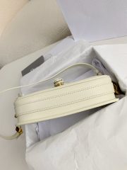 DR Bobby East-West  Armpit bag  Size:21*5*12cm（Multiple colors） - Image 9