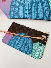 L X V x Yayoi Kusama  NEVERFULL  31*28*14cm - Image 4