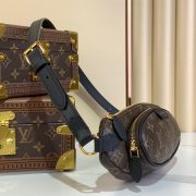 L X V Shoulder bag - Image 2
