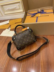 L X V Shoulder bag M45571 20x14x7.5cm - Image 5