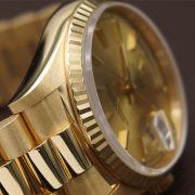 Rolxx Day-Date 40 Gold Replica - Image 5