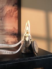 L X V 𝐍𝐄𝐕𝐄𝐑𝐅𝐔𝐋𝐋 𝐁𝐁 M46705 Size：24x14x9cm - Image 3