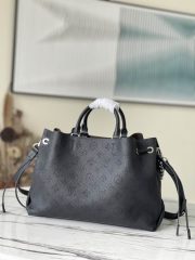 L X V Handbag 23x13x32cm（Multiple colors） - Image 4