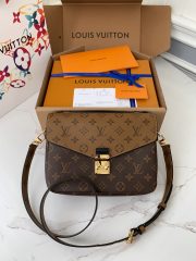 L X V  POCHETTE MÉTIS  M44876  SIZE:25*19*7cm