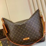 L X V Shoulder bag