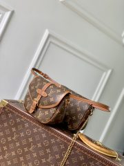 L X V Shoulder handbag 14*6*19