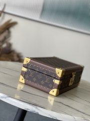 L X V Watch Storage Box  Size：20.5x13.5x35cm - Image 6