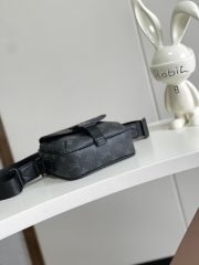 L X V Getaway Messenger Bags M12518 17x7.8x18cm - Image 4