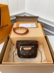 L X V  23  Mini Bumbag 17*12*9.5cm