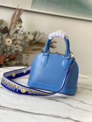 L X V Bag 23.5x17.5zx11.5cm - Image 38