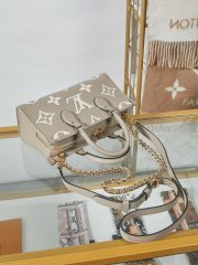 L X V ONTHEGO EAST WEST Bag M23641 25x13x10cm（Multiple colors） - Image 10