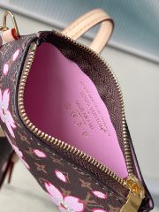 L X V Bucket Bags - Image 6