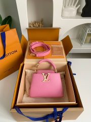 L X V Capucines BB Handbags Size：21*14*8cm - Image 2