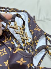 L X V Bikini - Image 8