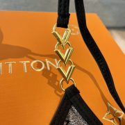 L X V Bikini - Image 8