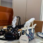 L X V Handbag Size：20x15cm（Multiple colors）
