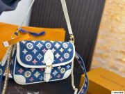 L X V Shoulder bag Size：28cm（Multiple colors） - Image 8