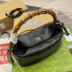 GUC Shoulder bag 30X23X6.5cm（Multiple colors）