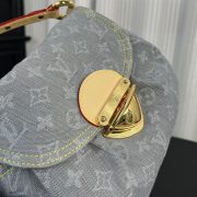 L X V Shoulder bag Size：27x18x3cm - Image 6