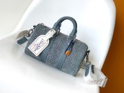 L X V Keepall Bandoulière 25 M22762 Size:25x15x11cm - Image 2