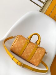 L X V Keepall Bandoulière 25 M13166 Size:25x15x11cm - Image 6