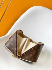 L X V TOILETRY BAG M11750 Size：24x13x13cm - Image 7