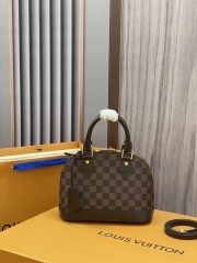 L X V Handbag 25x19x11cm - Image 2