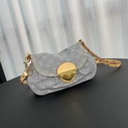 L X V Shoulder bag Size：27x18x3cm - Image 2