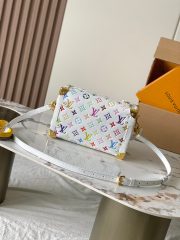 L X V women's crossbody bag M14046 23.5x16x8.5cm - Image 3