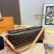 L X V Shoulder bag 37x25cm - Image 7