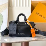 L X V Shoulder bag M13988 Size：25x15x11cm