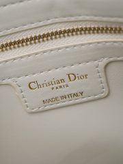 DR Handbag 28x10x22cm - Image 8