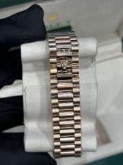 Rolxx Day-date Size:40mm Replica - Image 4