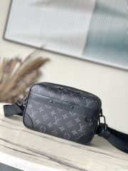 L X V  Messenger Bags 24x16x8cm - Image 2
