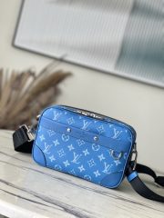 L X V  Messenger Bags 24x16x8cm - Image 3