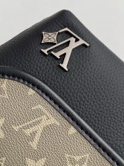 L X V Pulse mini M12618 Size:22.5x16x5cm - Image 6