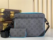 L X V  Messenger Bags Size：25*18.5*7cm - Image 6