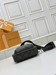 L X V Avenue M47137 Size：33*16*5.7CM - Image 4