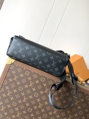 L X V Messenger Bags M40511 32x23x9cm - Image 4