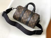 L X V Keepall Bandoulière 25 M46249 Size:25x15x11cm - Image 2