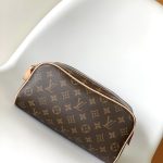 L X V TOILETRY BAG M44494 Size：28x15x16.5cm