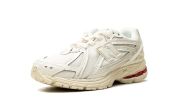 1906R "Angora/Sea Salt/Shadow Red" U19066KA - Image 4
